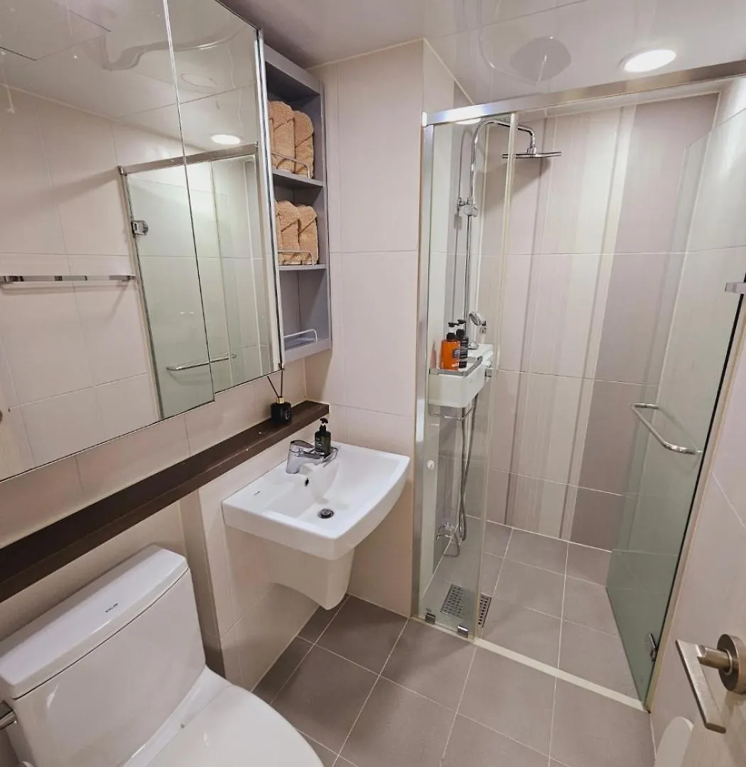 Apartment Bucheon Sinjung-Dong Station High Floor View Lovely House