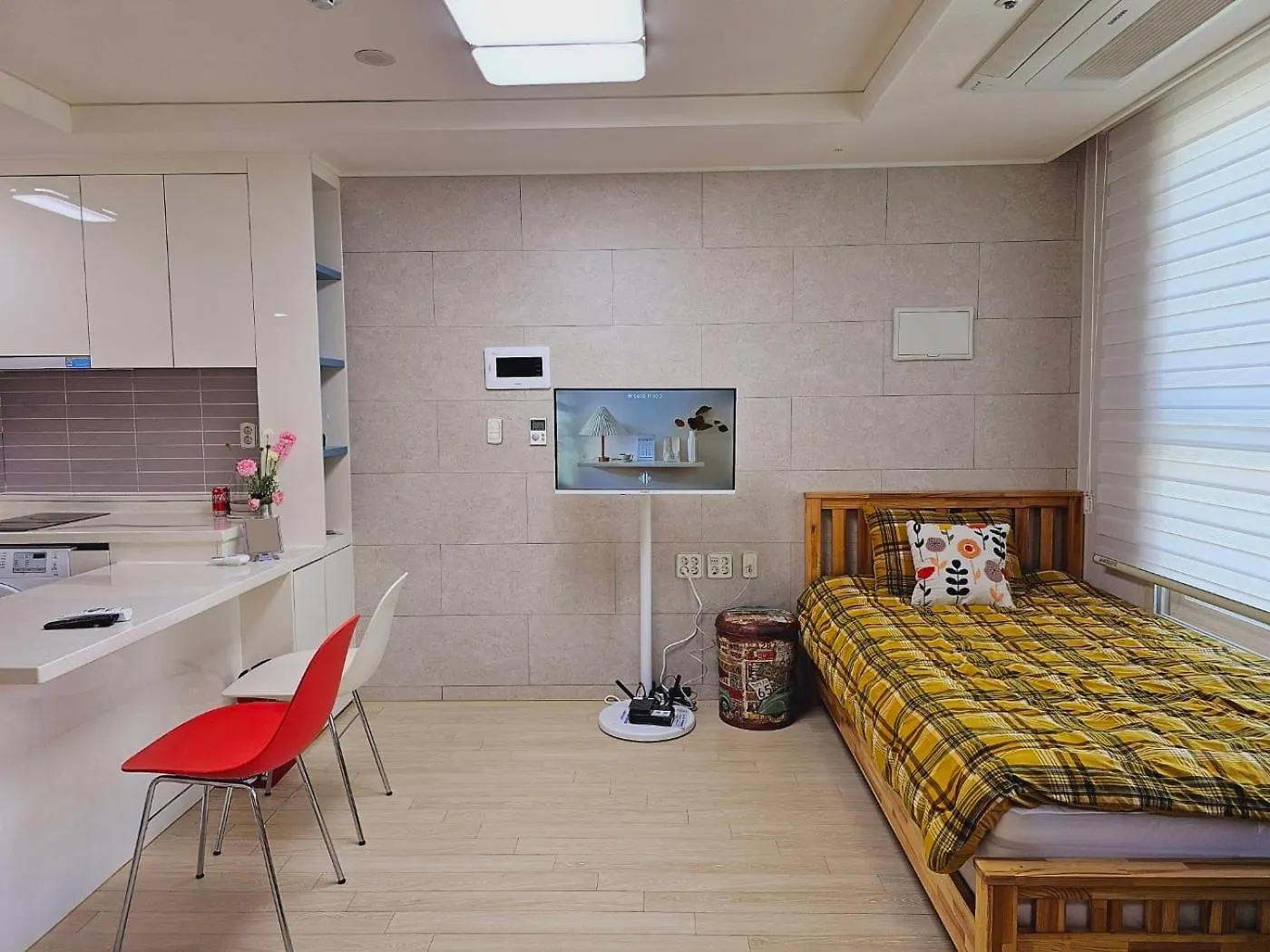 Apartment Bucheon Sinjung-Dong Station High Floor View Lovely House