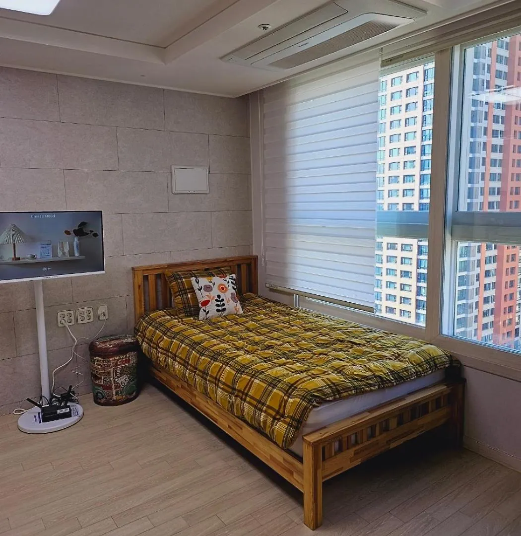 Bucheon Sinjung-Dong Station High Floor View Lovely House 0*,