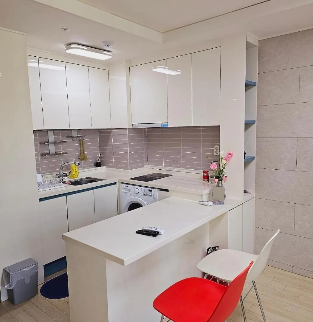 Apartment Bucheon Sinjung-Dong Station High Floor View Lovely House