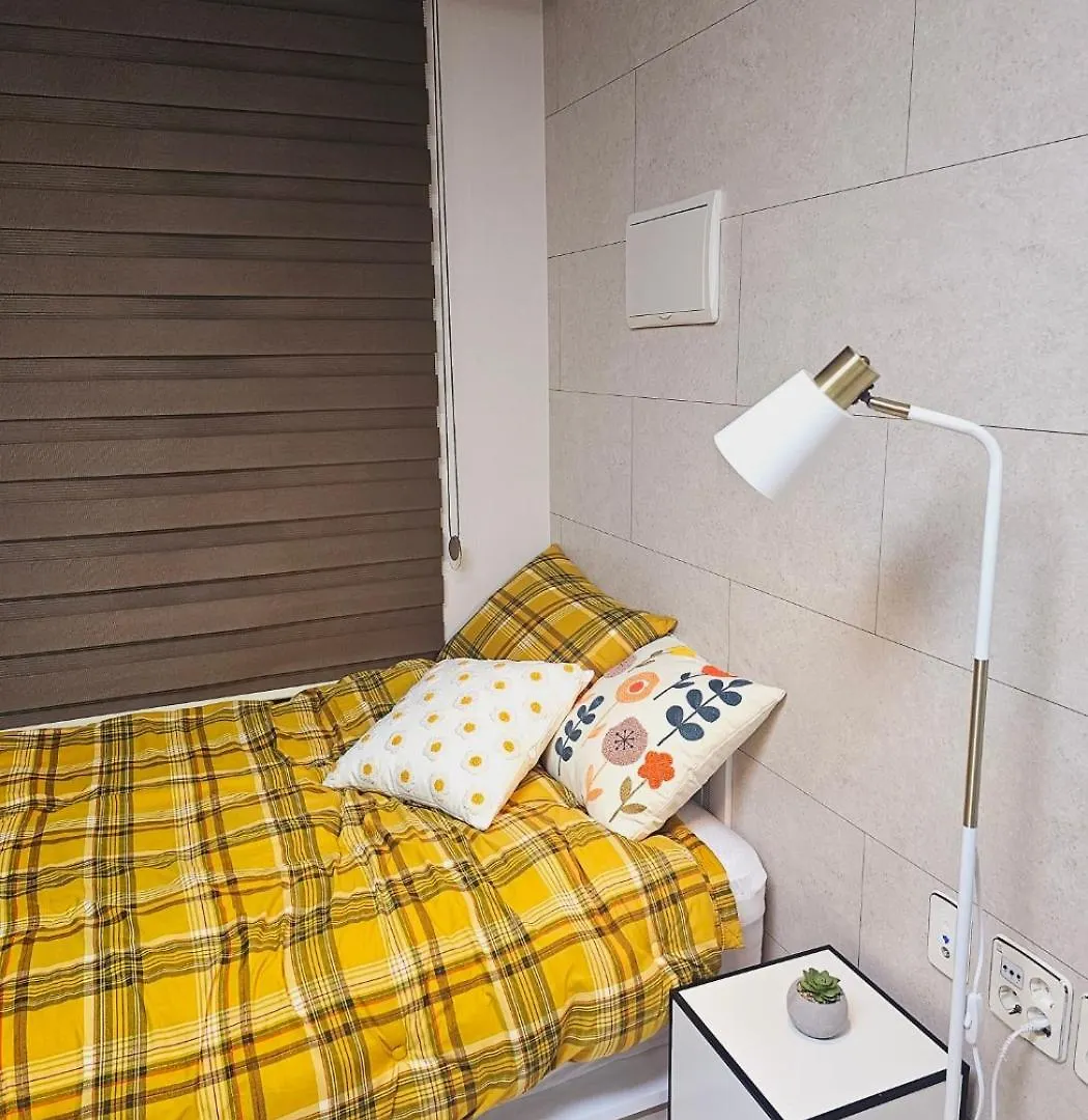Διαμέρισμα Bucheon Sinjung-Dong Station High Floor View Lovely House